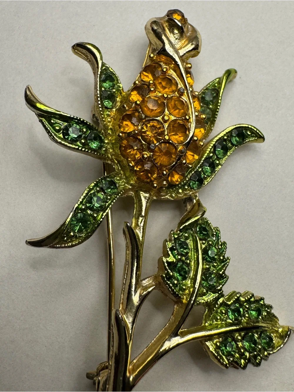 Unsigned Vintage Gold Tone Topaz & Olive Green Rhinestone Rose Brooch Pin